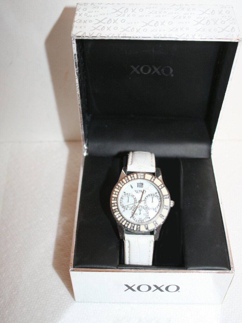 XOXO Rhionestone XO3207 Accent Womens Quartz Watch W White Faux Band